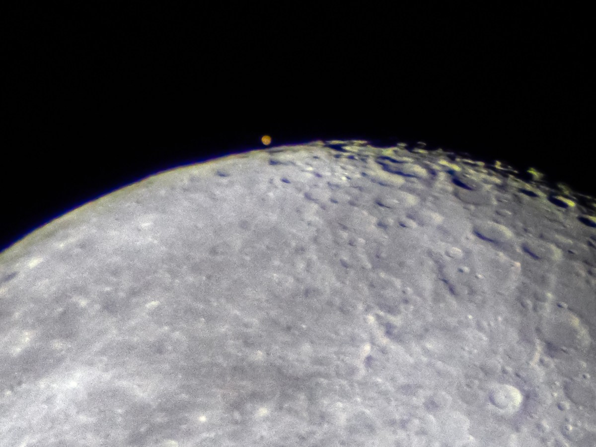 When Mars touched the&nbsp;Moon